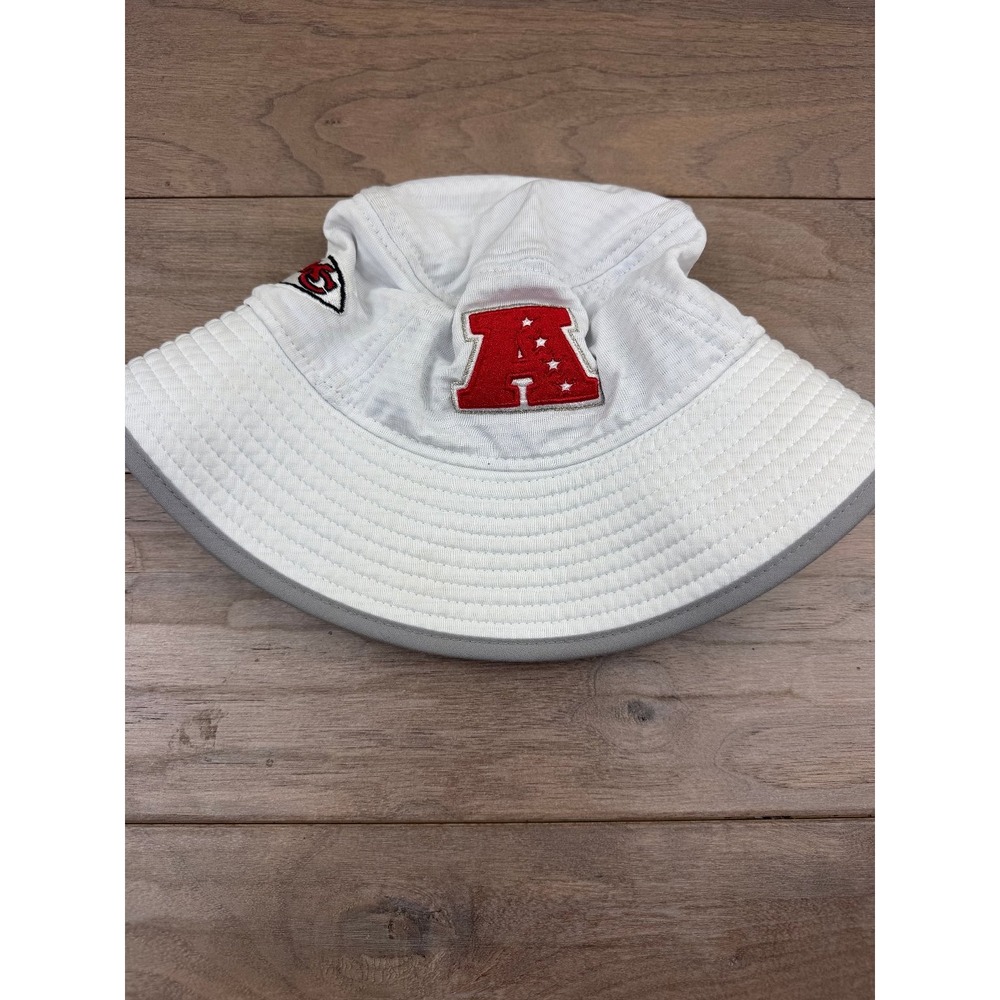 Kansas City Chiefs New Era Bucket Hat Men's One Size White Gray NFL